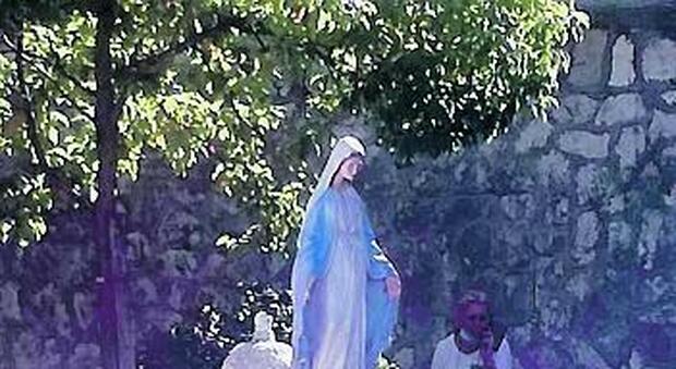 Giallo a Sezze qualcuno porta in piazza la statua della Madonna