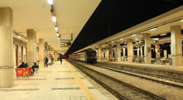 Benevento, treni soppressi: l'ira del sindaco Mastella