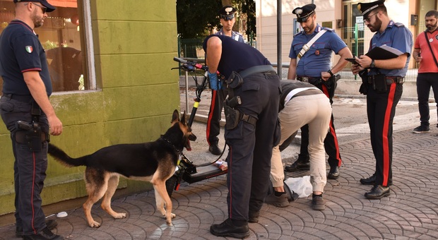 Carabinieri, nuovi controlli in via Piave: decine di persone identificate
