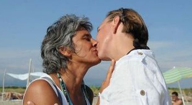 Il bacio dopo il matrimonio tra la Paola Concia e Ricarda