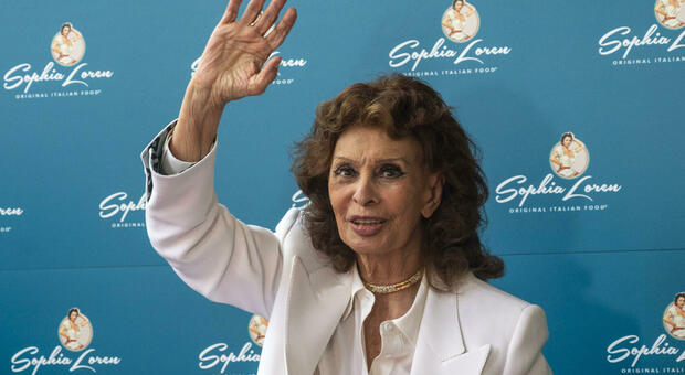 Sophia Loren caduta