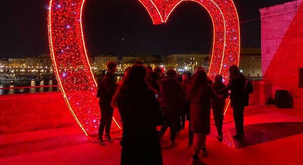 Bari, corsa al selfie di San Valentino: la città non è mai stata così romantica