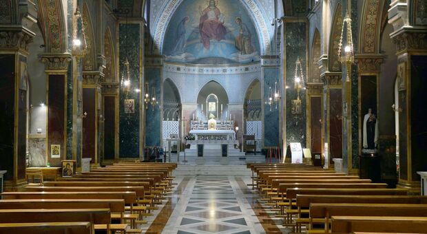 Roma, notte di paura in convento: prete rapinato e accoltellato