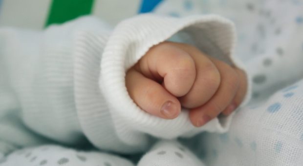 Neonata muore dopo un mese dalla nascita: 8 medici indagati