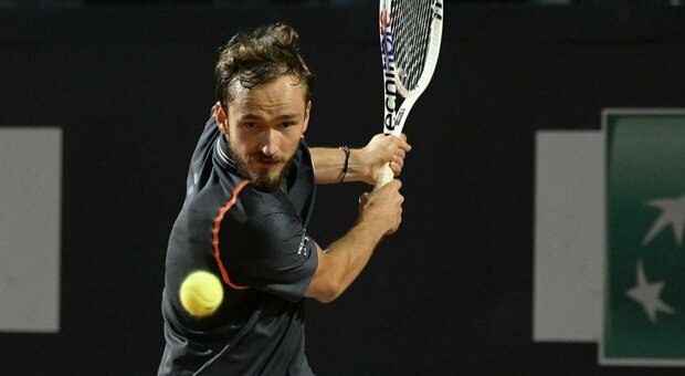 Internazionali tennis, la finale maschile sarà Rune-Medvedev