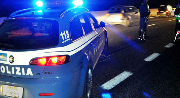 Rubavano auto per poi estorcere denaro ai proprietari: arrestati in sei