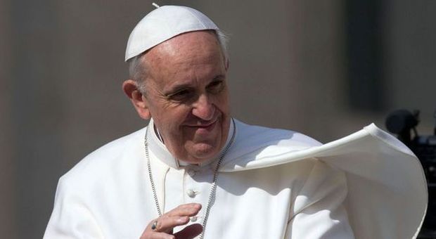 Migranti, Papa: «Già trovate le famiglie di profughi da ospitare in Vaticano»