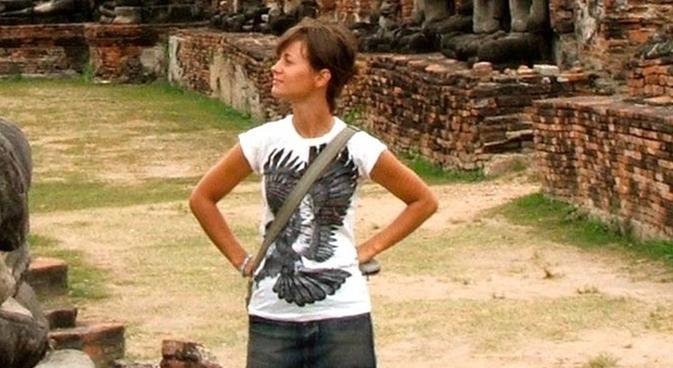 Marta Lazzarin, la giovane bassanese deceduta, qui durante un viaggio in Oriente