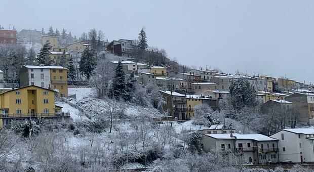 La neve caduta sul comune di Montefalcone