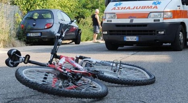 Ciclista muore sul colpo urtato da un'auto sotto Monte Berico