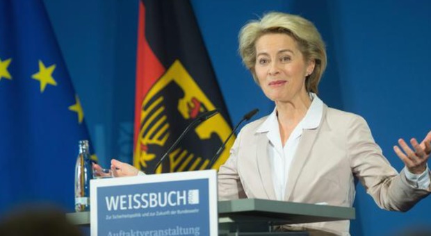 La ministra della Difesa tedesca Ursula Von der Leyen