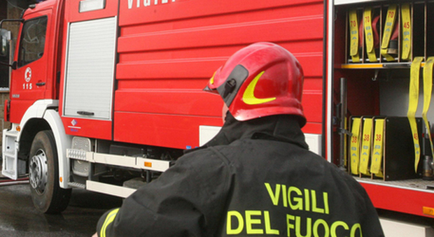 Roma, incendio in una villetta alla Giustiniana: muore una donna