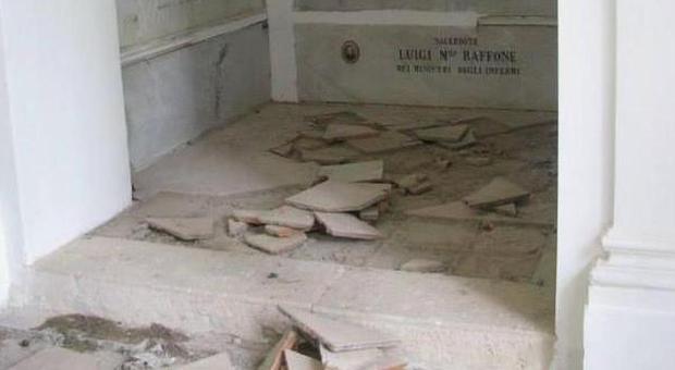 Maddaloni, cimitero senza pace: tornano furti e danni