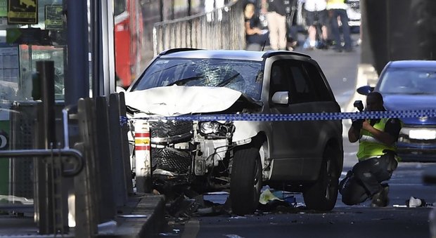 Melbourne, auto sulla folla: anche un italiano fra i 19 feriti