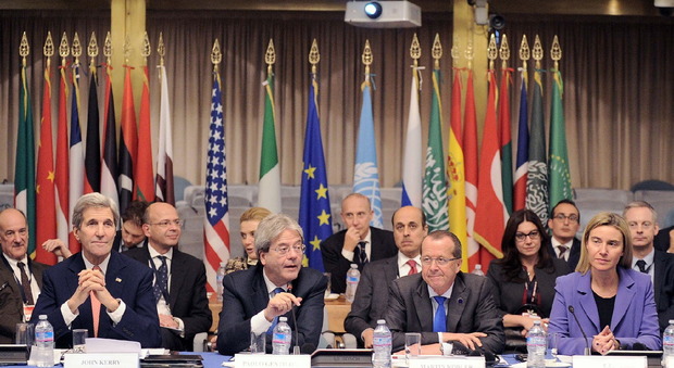 Kerry: «Passi avanti grazie all'Italia, entro 40 giorni nuovo governo a Tripoli» 
