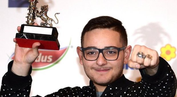 Rocco Hunt vince Sanremo giovani, le congratulazioni di Caldoro e De Magistris