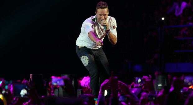 Coldplay a Napoli, il prezzo dei biglietti: da 57,5 euro fino a 172,50 euro