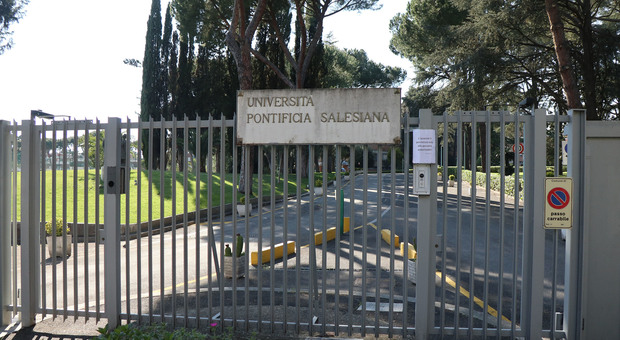 Coronavirus, a Roma nuovo focolaio all'Ateneo Salesiano: «Oltre 20 asintomatici in isolamento nel campus»