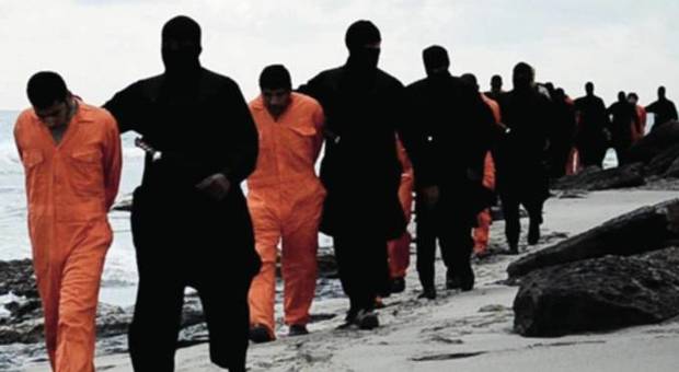 Isis, l'ultimo orrore: «eseguiti test chimici su cavie umane»