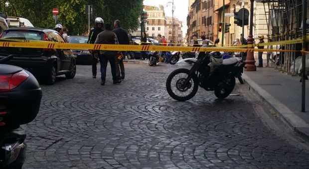 Roma, falso allarme bomba su Ponte Umberto I: valigia sospetta legata a un motorino