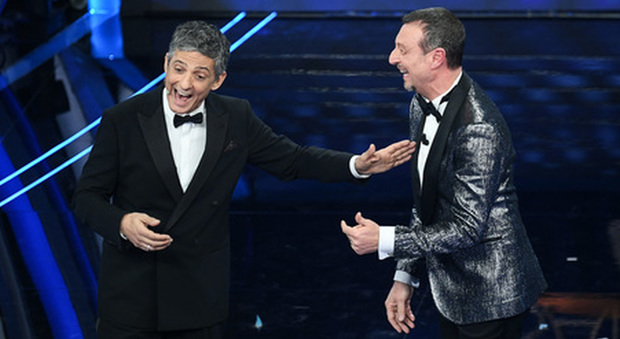 Sanremo 2020, Fiorello assente alla terza puntata. Fan preoccupati su Twitter: «Dove sei?»