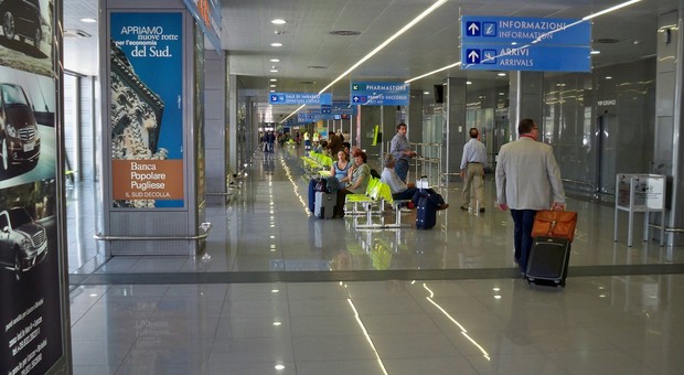 Riapre anche l'aeroporto di Brindisi. Si lavora per definire la lista dei voli
