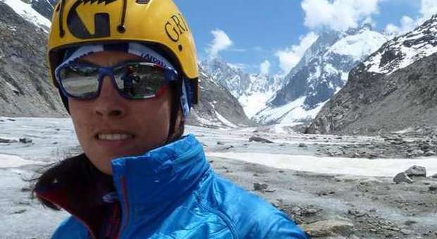 Valanga in Val D'Aosta, quattro persone travolte: morta una guida alpina, due dispersi