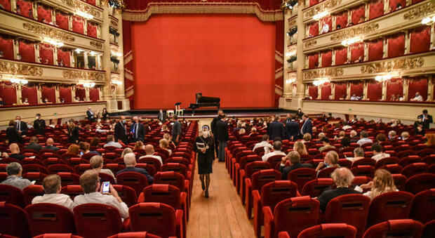 Coronavirus, focolaio al Teatro La Scala di Milano: nove cantanti positivi, coro in quarantena