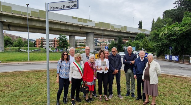 Perugia, la città ricorda il giornalista Marcello Monacelli: intitolata una rotatoria