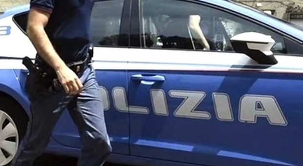 Napoli, Corso Vittorio Emanuele: trovato con un coltello a serramanico in tasca e denunciato
