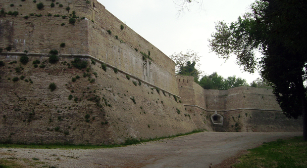 Ancona, il Parco della Cittadella chiude, lui non si accorge e resta dentro