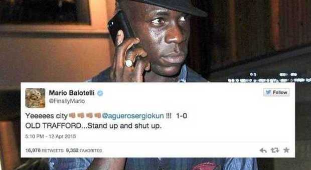 Balotelli, gaffe Manchester City: esulta su twitter, ma poi ne prendono 4. "Zitti e in piedi"