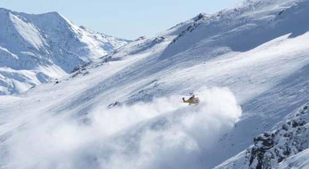 Valanga in Tirolo investe diciotto scialpinisti: cinque morti
