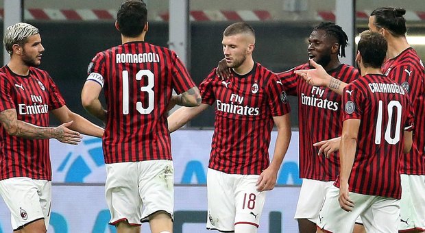 Il Milan umilia il Bologna: manita e - 1 dalla Roma. Ibra furioso per la sostituzione
