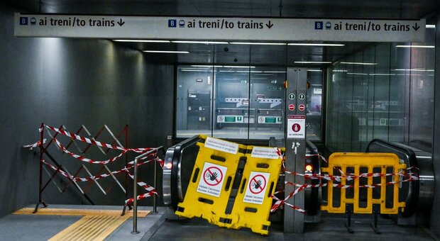 Roma, caos Metro A: servizio interrotto tra le stazioni di Termini e Arco di Travertino