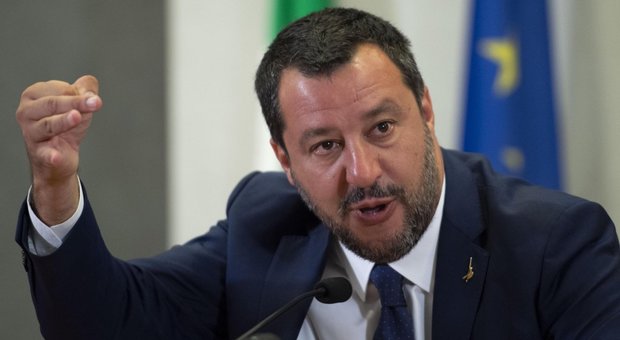 Salvini attacca Toninelli: «Troppe opere bloccate. Con Di Maio non mi vedo, futuro in mani di Dio»