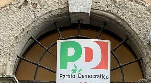La sede del Pd a Pontecchio Polesine: il partito aveva fatto le condoglianze a Giovanni Ferrari che è ancora vivo