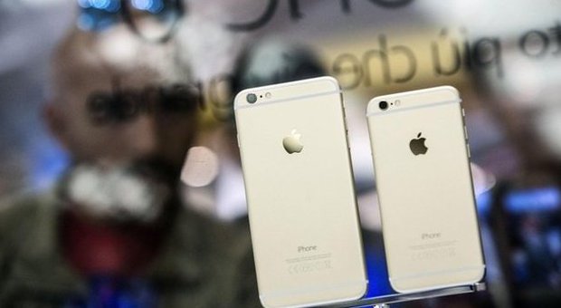 Fbi contro la Apple: «L'iPhone 6 è inviolabile»