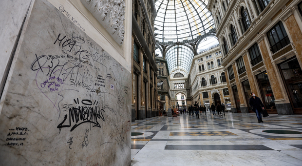 Galleria Umberto I di Napoli, regge il piano decoro dopo la bonifica: «Spazio a nuovi negozi»