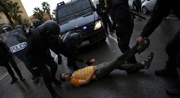 Catalogna, dall'Europa condanna alla violenza contro i cittadini