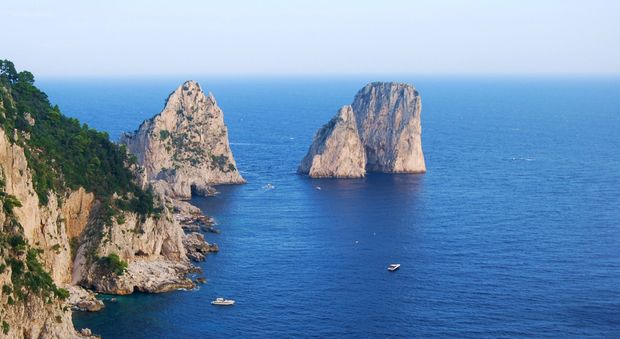 Capri, abusivismo nelle ville di lusso sull'isola: sequestri e denunce