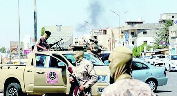 Libia, torna la violenza: spari in strada a Tripoli. Guerra civile a un passo