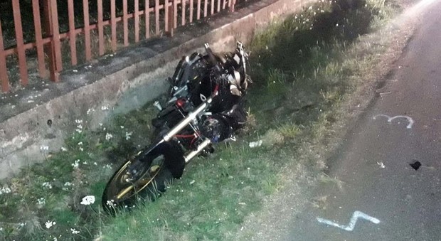 immagine Roma, moto si schianta contro un suv: muore ragazzo di 24 anni