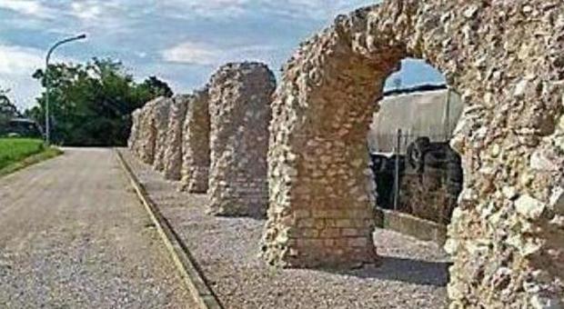 L'acquedotto romano di Lobia, a ovest di Vicenza, è in condizioni precarie