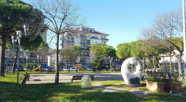 Nuovi giochi per i bambini e restyling a Porto San Giorgio: il via da piazza Torino e pineta Salvadori