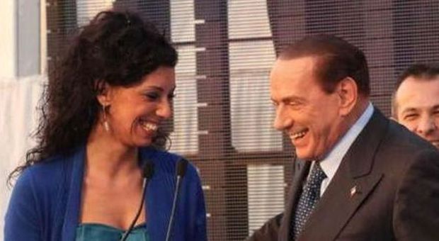 Angela Bruno e Silvio Berlusconi (frame dal video)