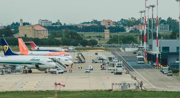 Aeroporti di Puglia, 15 dicembre divieto sorvolo Brindisi per disinnesco ordigno