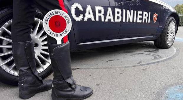 Rubano 46 cartoni di bevande, due arresti nel Casertano