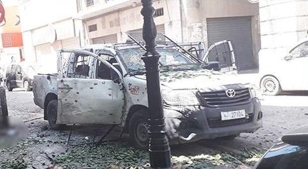 Doppio attacco kamikaze in centro a Tunisi: un agente morto e numerosi civili feriti