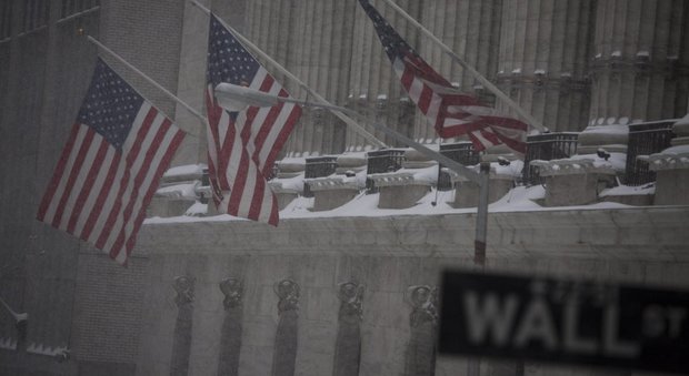 La tempesta di neve Jonas si abbatte sugli Usa: almeno 19 morti, 12mila voli cancellati